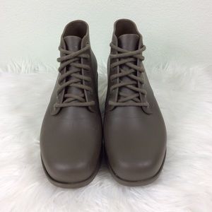 Melissa army green lace up ankle boots. Cute!